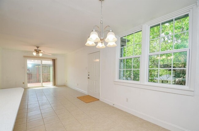 Building Photo - 8810 Ilona Ln