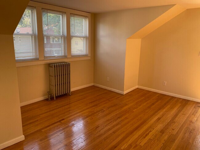 Living room - 36 Saint Pauls Plz