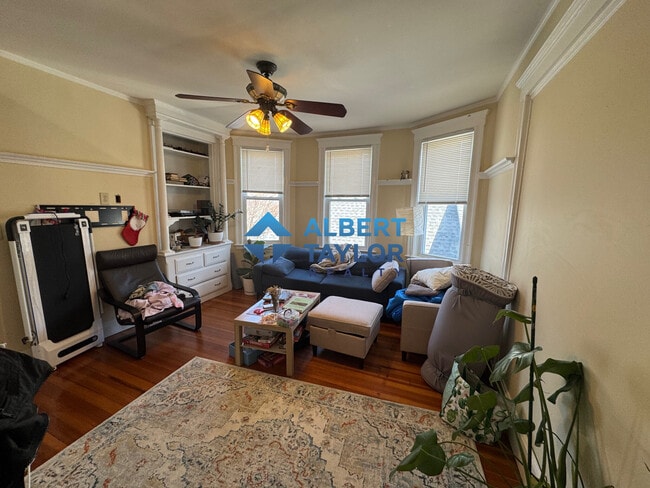Living Room - 33 Shannon St