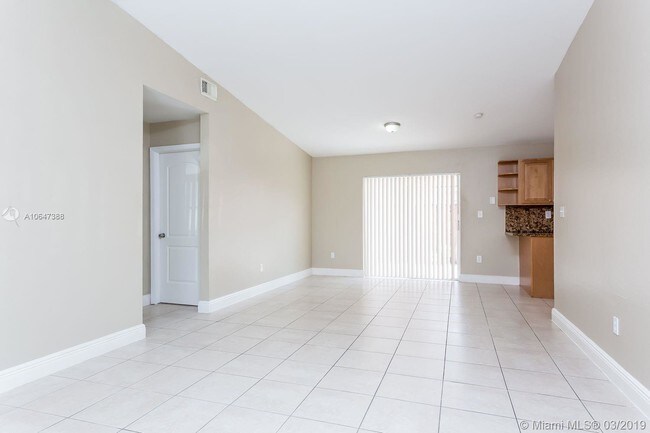 Foto del edificio - 17241 NW 74th Ave
