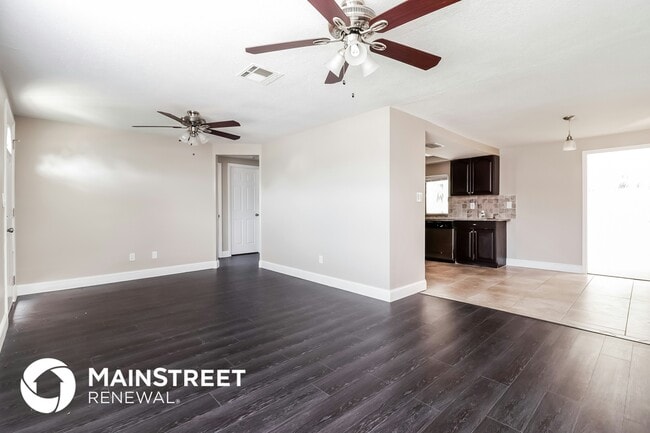 Foto del edificio - 6230 Westport Dr