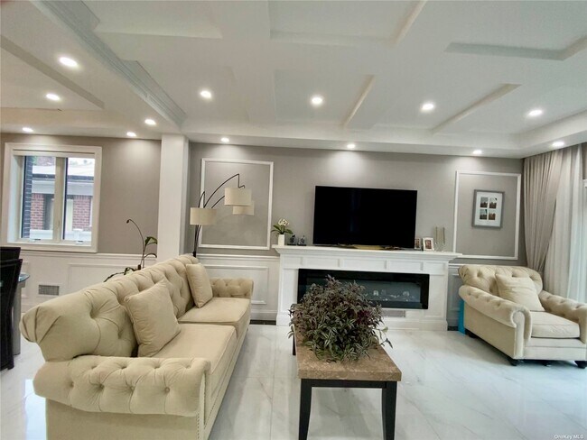 Foto del edificio - 244-55 61st Ave