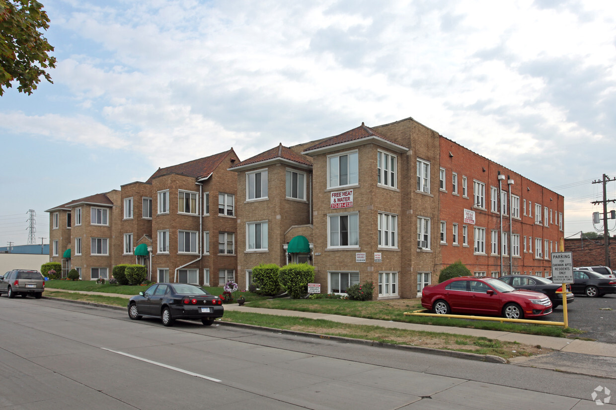 Primary Photo - Oakman Apartments