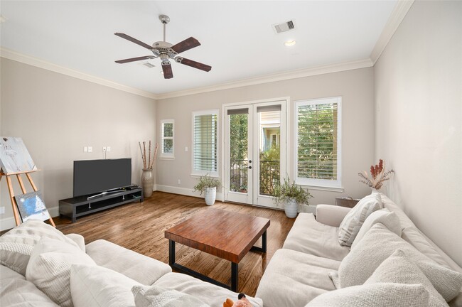 Building Photo - 2423 Beall St