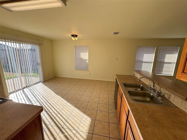 Foto del edificio - 3412 Portsmouth Pl