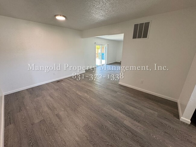Foto del edificio - Beautifully Updated 3-Bedroom Home with Sp...
