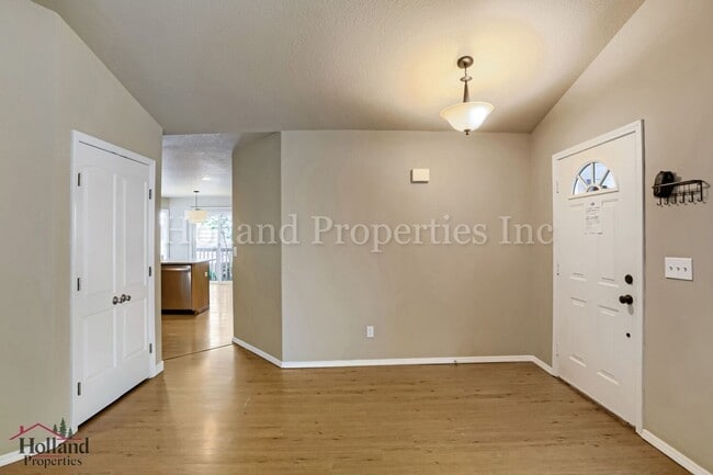 Building Photo - 23211 SW Cinnamon Hills Pl