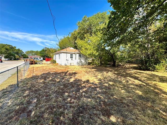 Building Photo - 1415 Abelia St