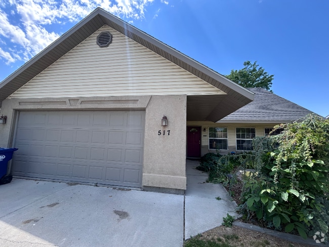 Building Photo - 517 Meadowview Ln