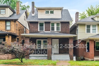 Building Photo - 2242 Manor Ave