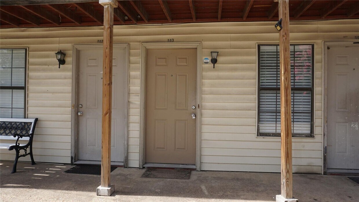 Primary Photo - 2 bedroom 1 bath-Grand Prairie