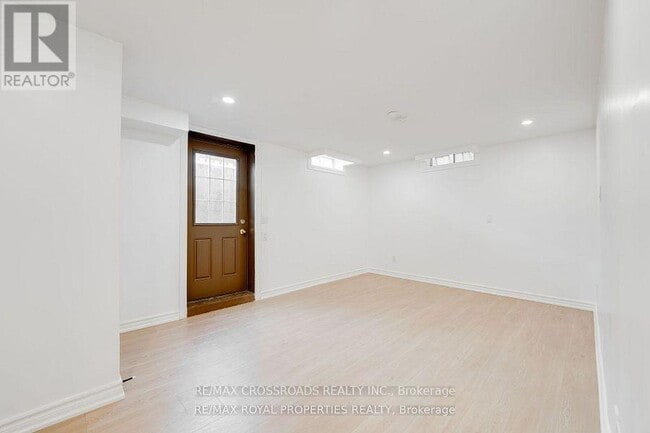 Building Photo - 221 Island Rd