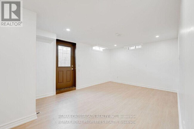 Photo du bâtiment - 221 Island Rd