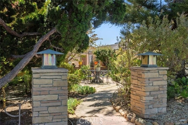 Building Photo - 557 Blumont St