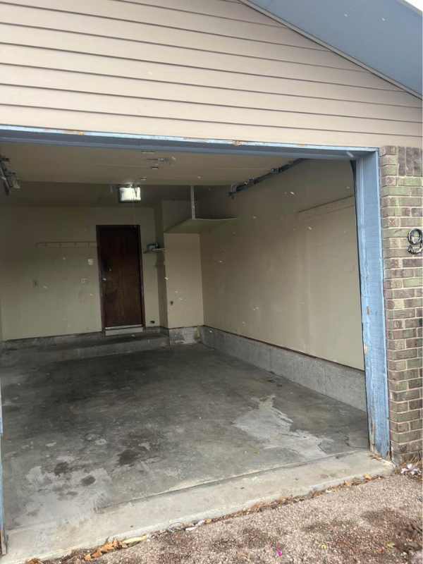 Building Photo - 925 Mountain View Dr