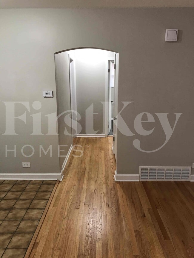 Building Photo - 723 Manchester Ave