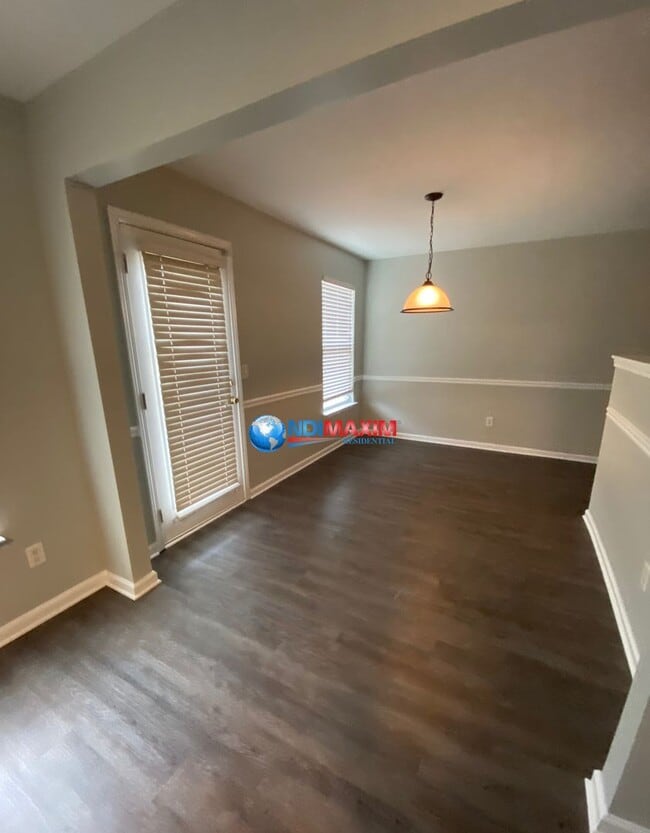 Building Photo - Nice 3 bedrooms and 3 bathrooms house in S...