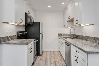 Building Photo - 945 Harold Dr