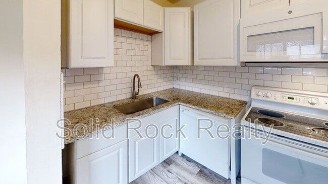 Photo - 1411 S Corona Ave Apartment