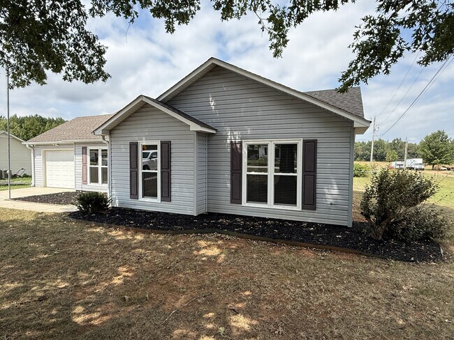 Building Photo - 1551 Ready Section Rd