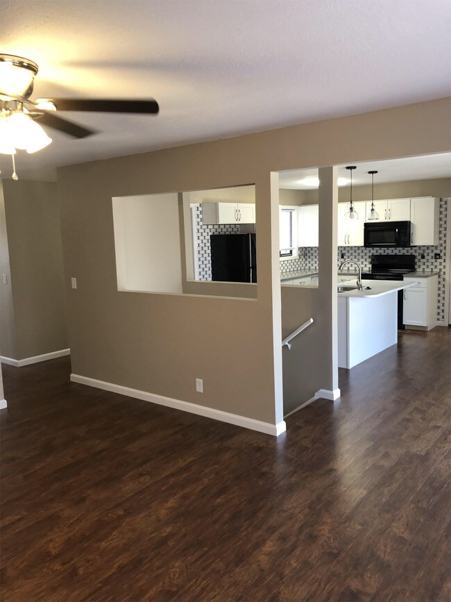 Foto del edificio - 1256 N Country Acres Ave