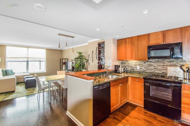 Building Photo - 400 Beale St