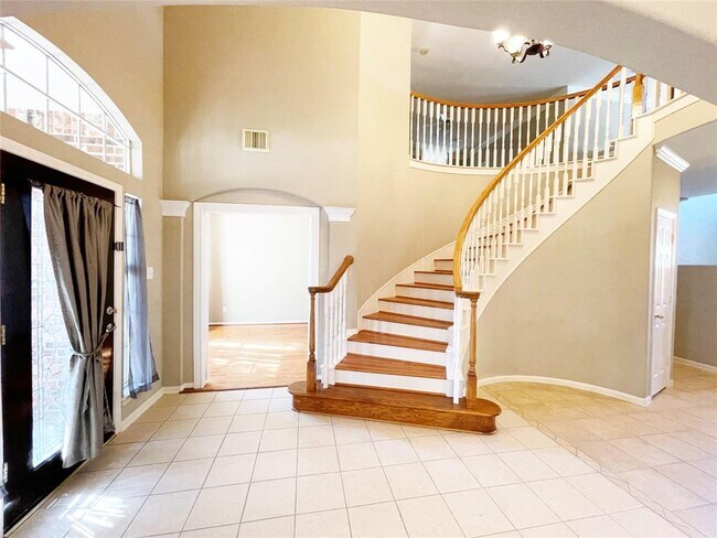 Building Photo - 4723 Plato Park Dr