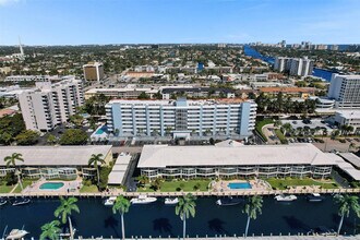 Building Photo - 3051 NE 48th St