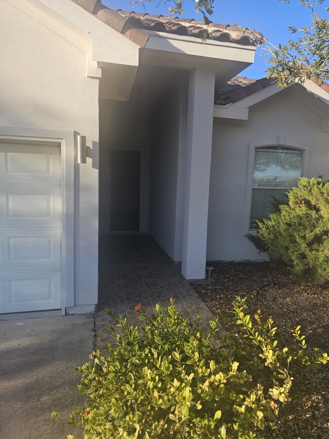 Building Photo - 3315 Omega St