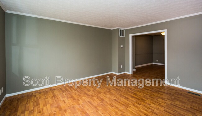 Foto del edificio - 8627 Willow Oak Rd