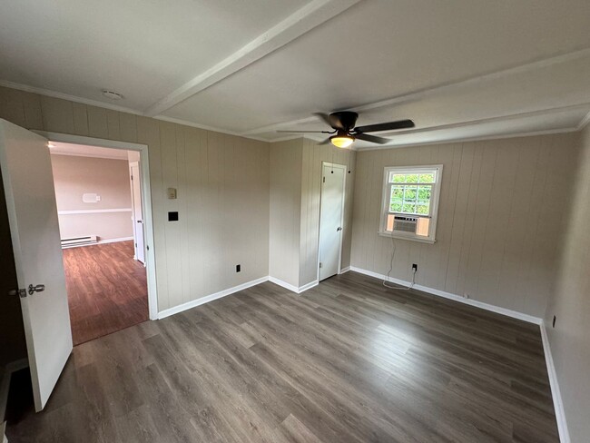 Building Photo - 7620 Bellehaven Drive (Unit 4)
