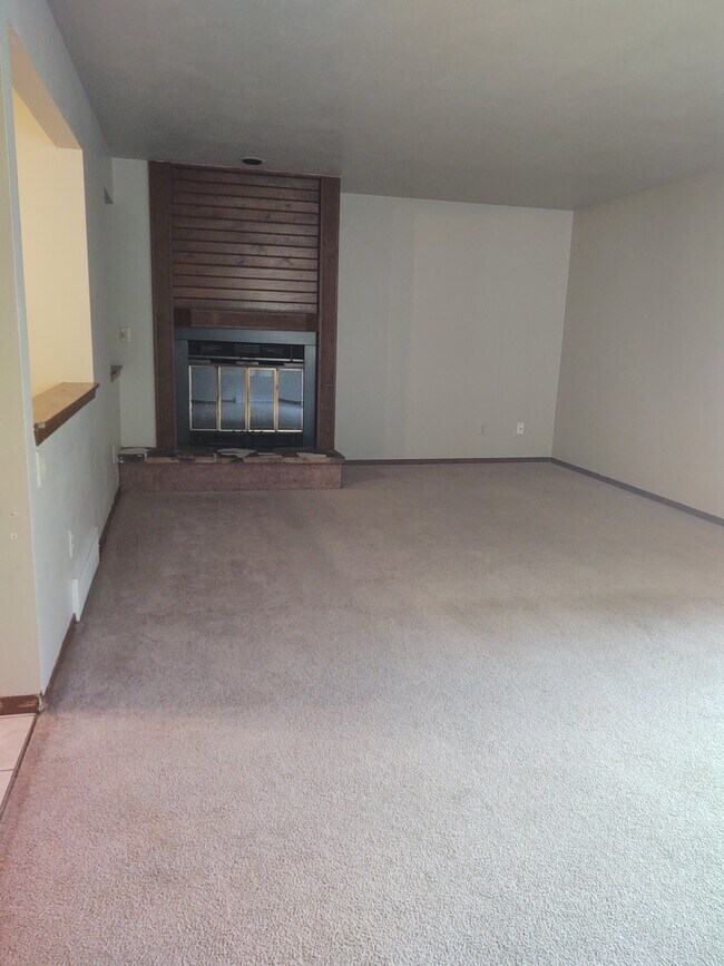 Living room - 11 Shamrock Ct