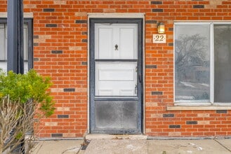 Building Photo - 4535 Cadieux Rd