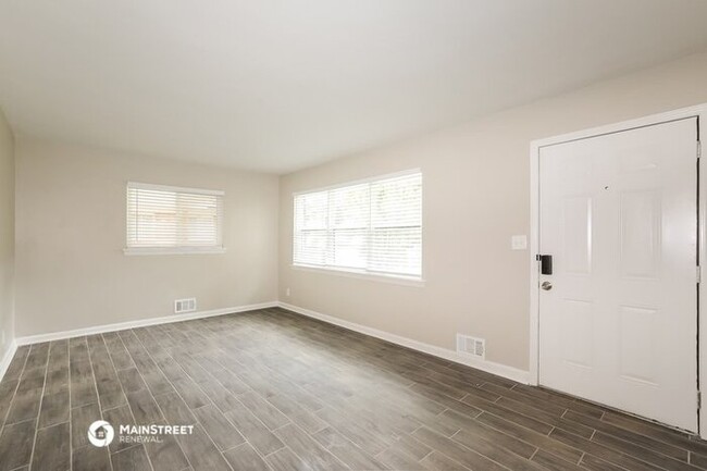 Building Photo - 1745 Capistrana Pl