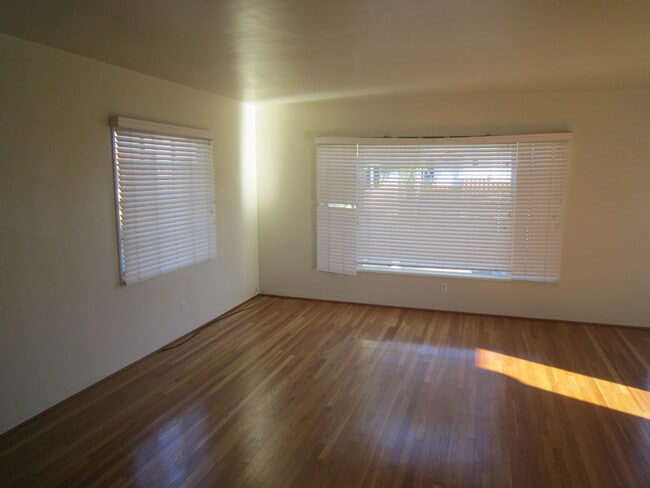 Building Photo - 161