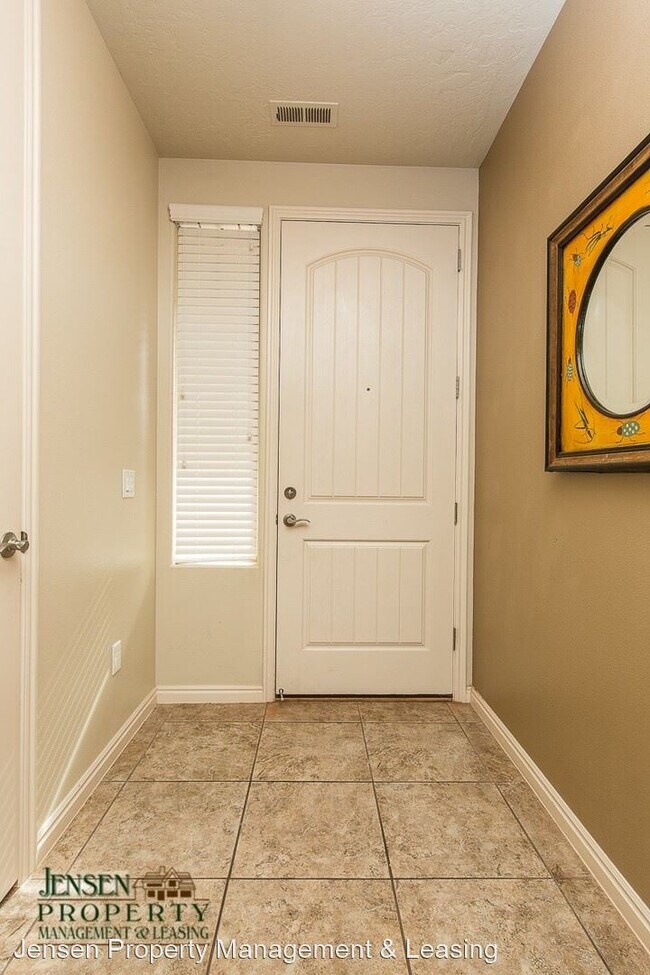 Foto del edificio - 4 br, 2 bath House - 2943 East Slick Rock Rd