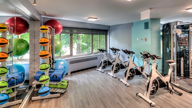 Foto del edificio - 1300 N Lake Shore Dr