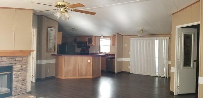 Building Photo - 3001 Hwy 290 E