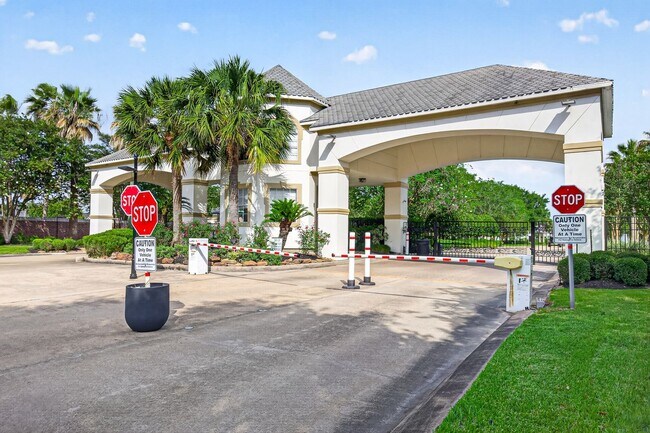 Building Photo - 2315 Vinemead Ct