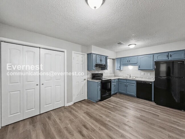 Foto del edificio - 6415 Riverdale Cove