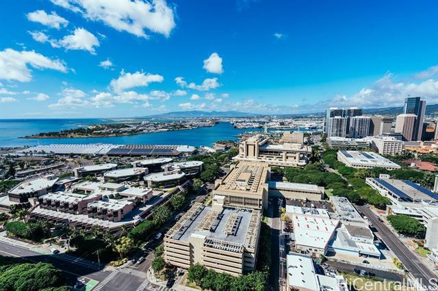 Building Photo - 555 South St