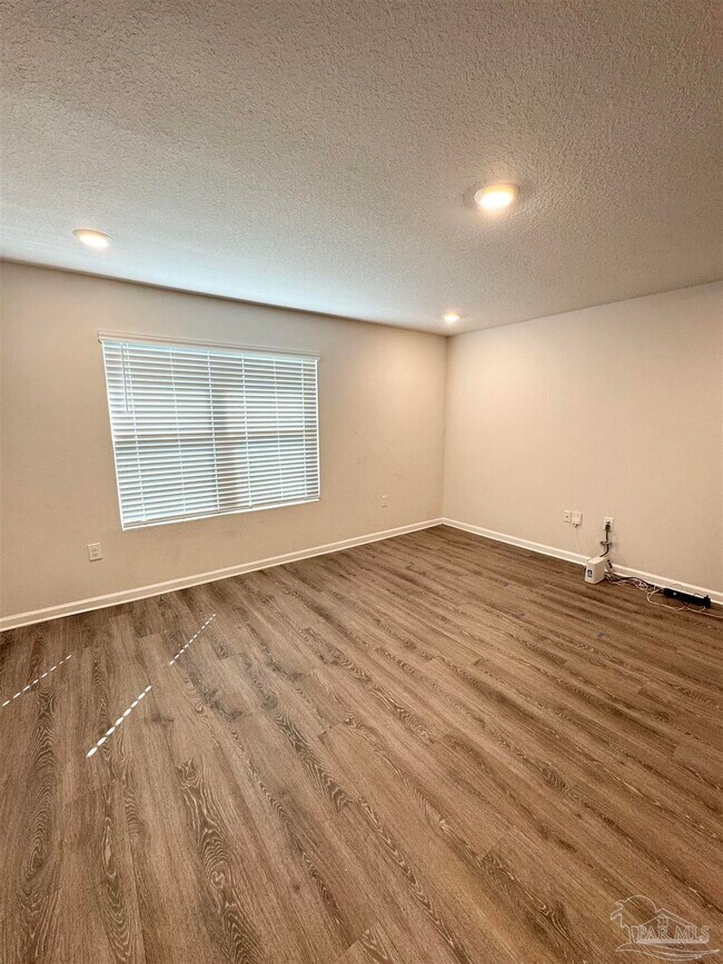 Foto del edificio - 6311 Burrow Ln