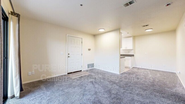 Foto del edificio - 8201 Camino Colegio