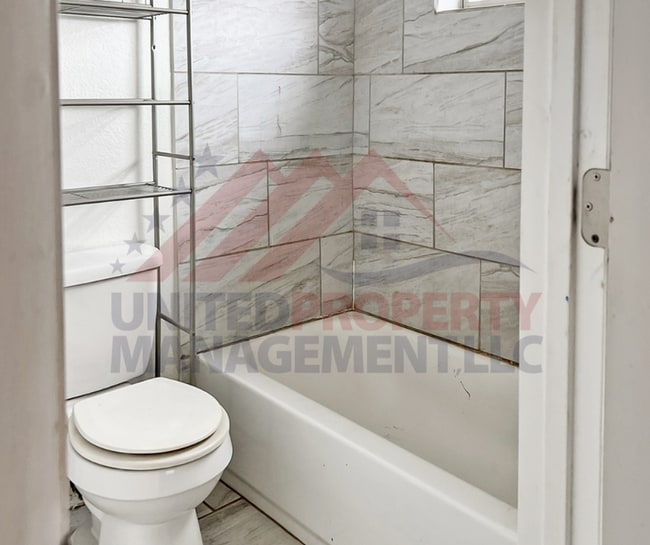 Building Photo - 506 W Tansill St