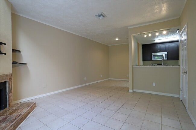 Building Photo - 2125 Augusta Dr