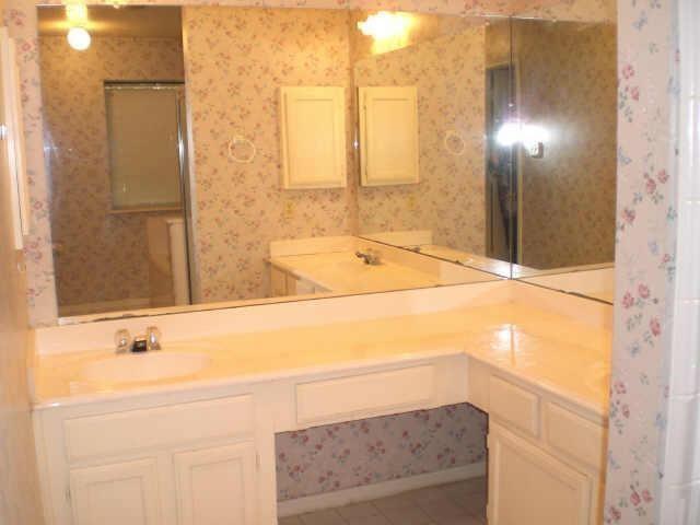 Building Photo - 2119 Dublin Dr
