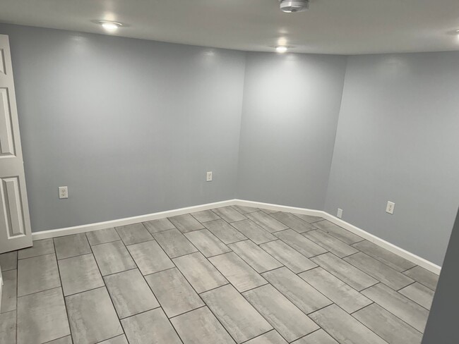 Building Photo - 288 2nd Ave W