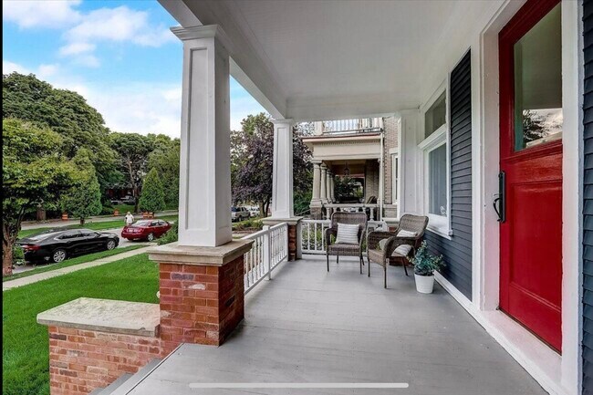 Foto del edificio - 2908 W McKinley Blvd