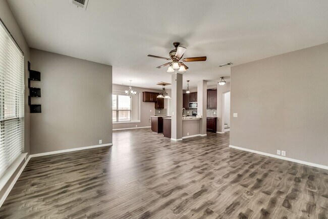 Foto del edificio - 4-bed 2.5-bath in McKinney's highly desira...