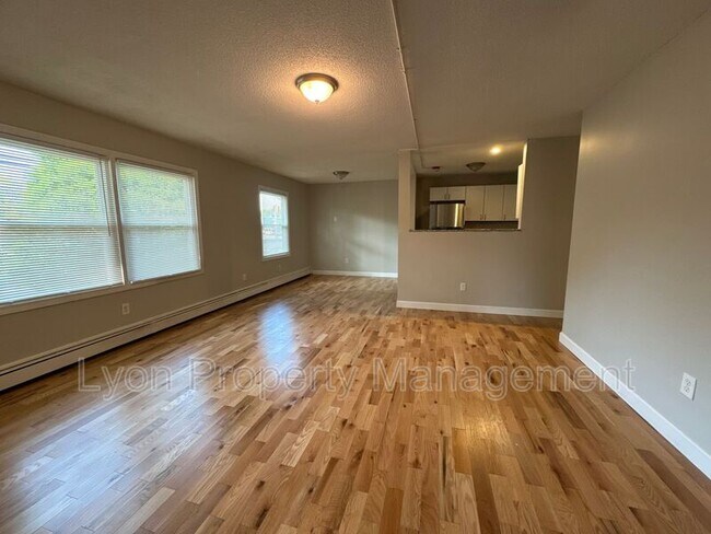 Building Photo - 235 Weeden St